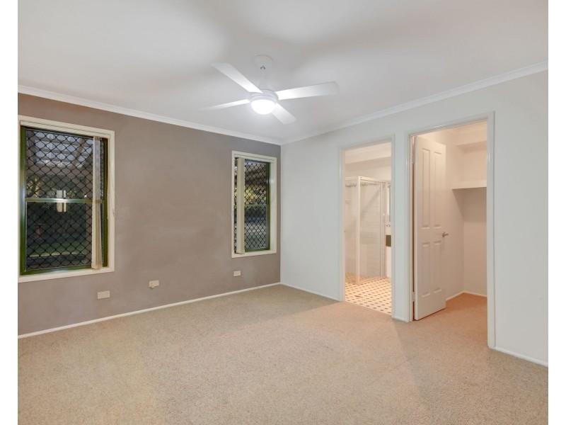 12 Lachlan Court, Westbrook QLD 4350