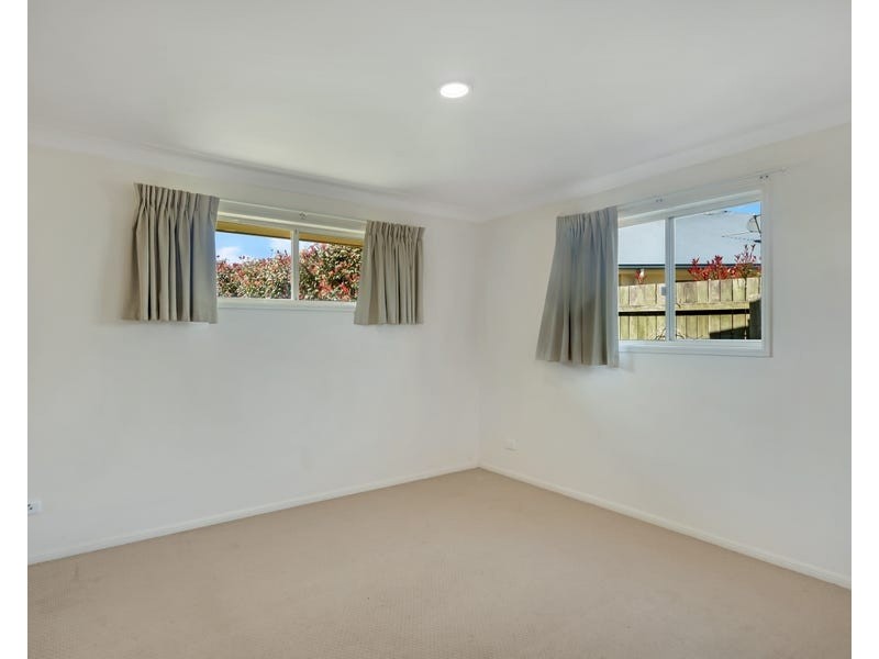 8 Pixie Drive, Kearneys Spring QLD 4350
