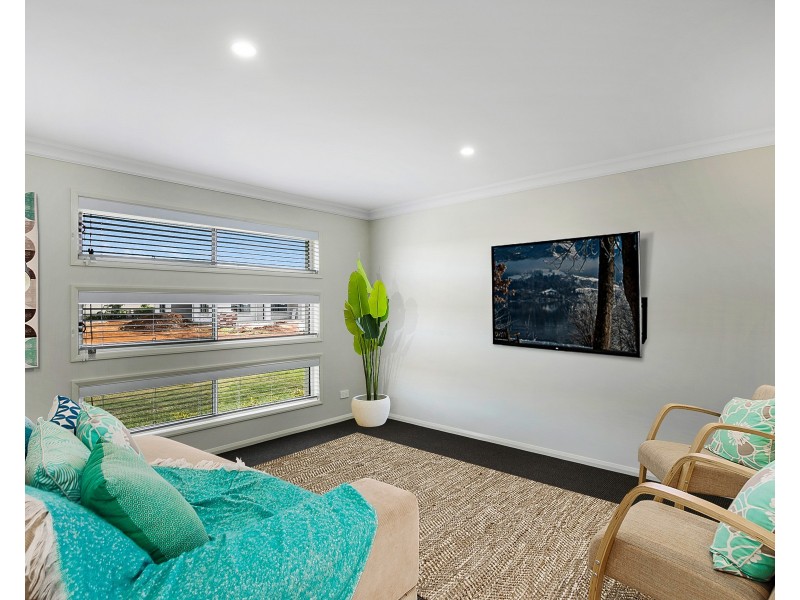 8 Nash Drive, Glenvale QLD 4350