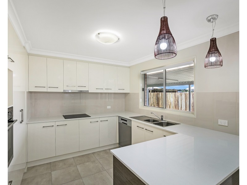 8 Nash Drive, Glenvale QLD 4350