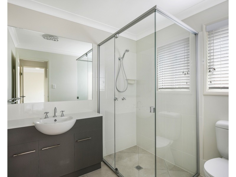 8 Nash Drive, Glenvale QLD 4350