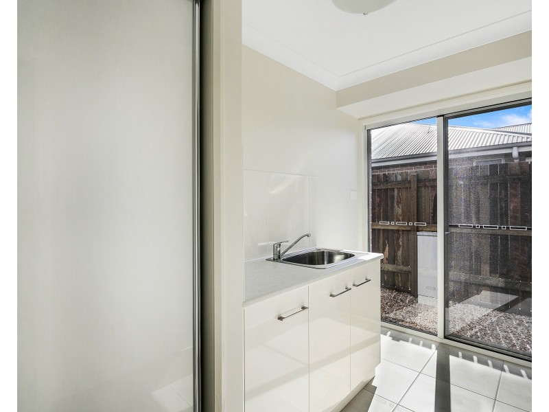 8 Nash Drive, Glenvale QLD 4350