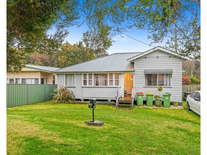 15 Swallow Court, Newtown QLD 4350