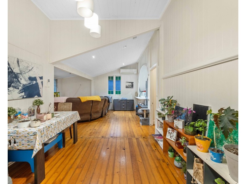15 Swallow Court, Newtown QLD 4350