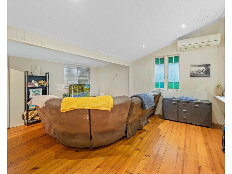 15 Swallow Court, Newtown QLD 4350