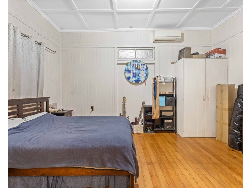 15 Swallow Court, Newtown QLD 4350