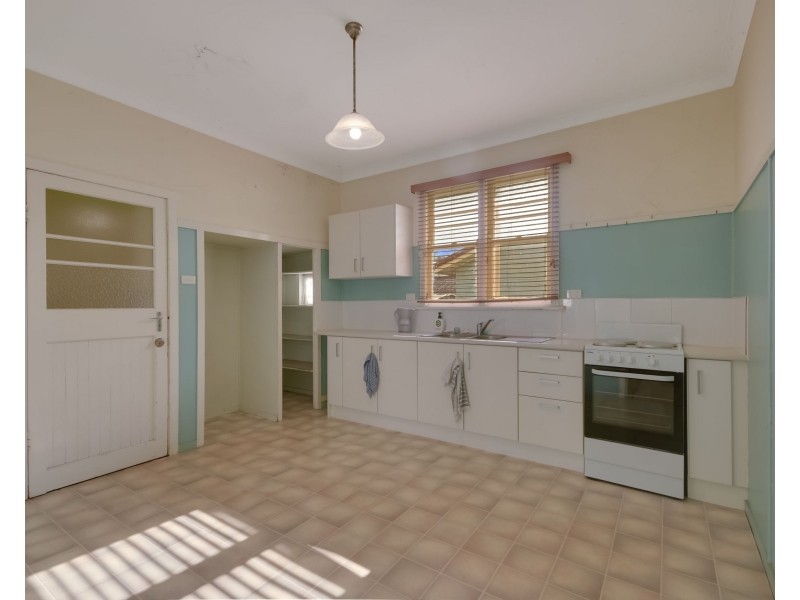6A Lendrum Street, Newtown QLD 4350