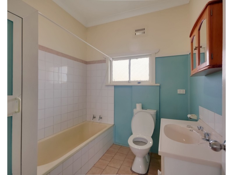 6A Lendrum Street, Newtown QLD 4350