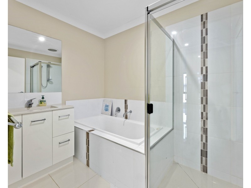 26 Ridge Drive, Cambooya QLD 4358