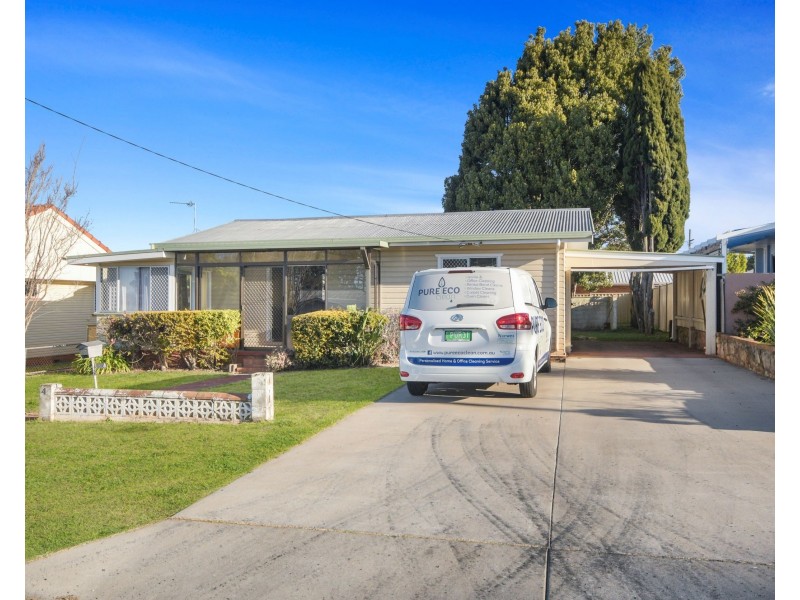 4 Lewis Street, Harristown QLD 4350