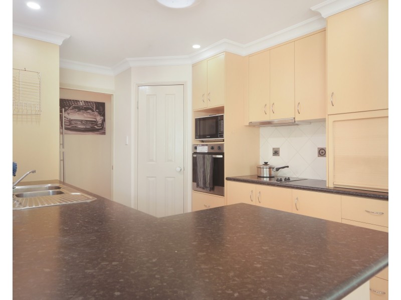 20 Sweetapple Crescent, Centenary Heights QLD 4350