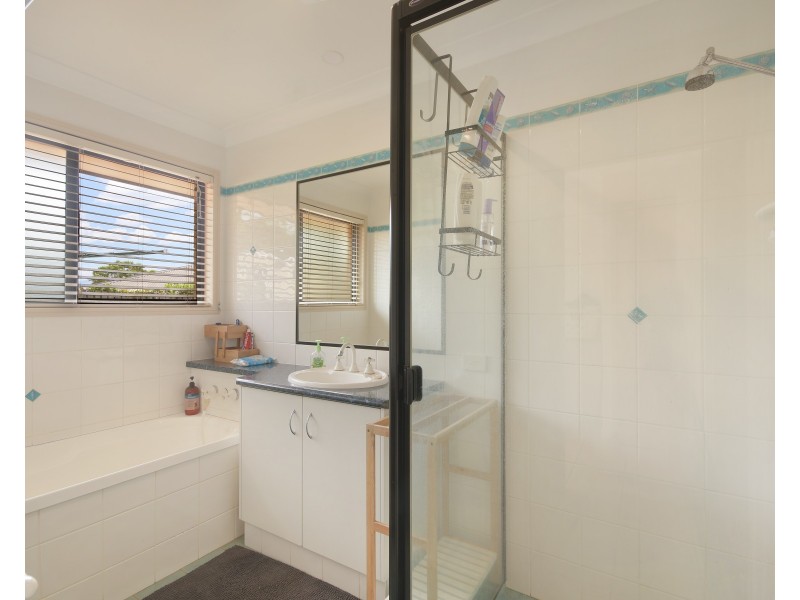 20 Sweetapple Crescent, Centenary Heights QLD 4350