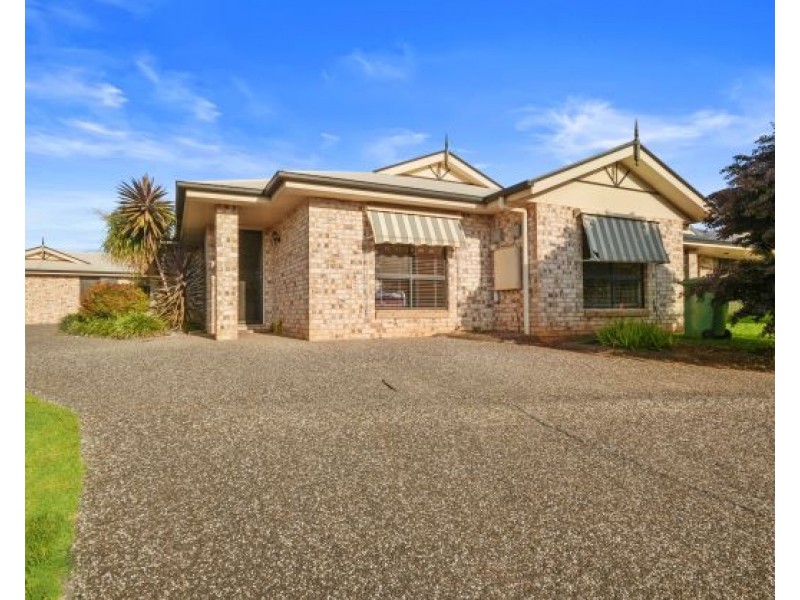 Unit 1/8 Paulene Crescent, Kearneys Spring QLD 4350