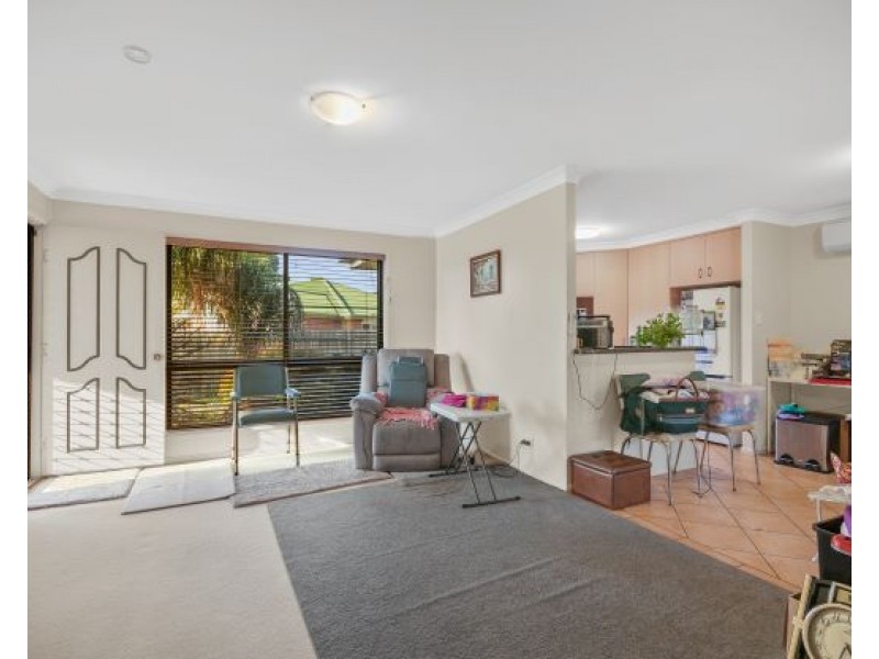 Unit 1/8 Paulene Crescent, Kearneys Spring QLD 4350