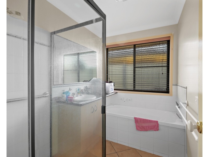 Unit 1/8 Paulene Crescent, Kearneys Spring QLD 4350