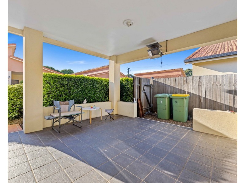 Unit 5/224 Herries Street, Newtown QLD 4350