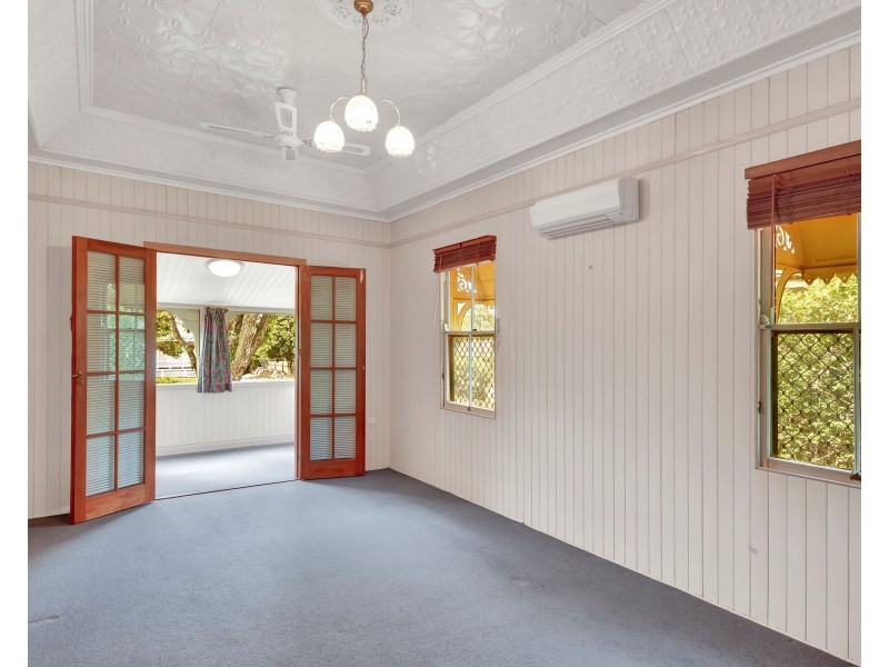 210 Campbell Street, Newtown QLD 4350