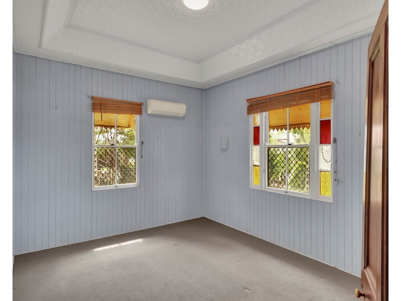 210 Campbell Street, Newtown QLD 4350