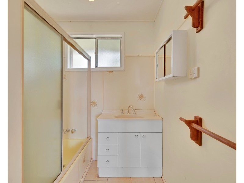 24 David Street, Rockville QLD 4350