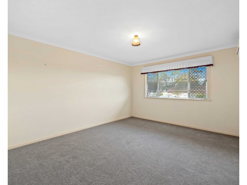 15 Challenor Street, Rockville QLD 4350