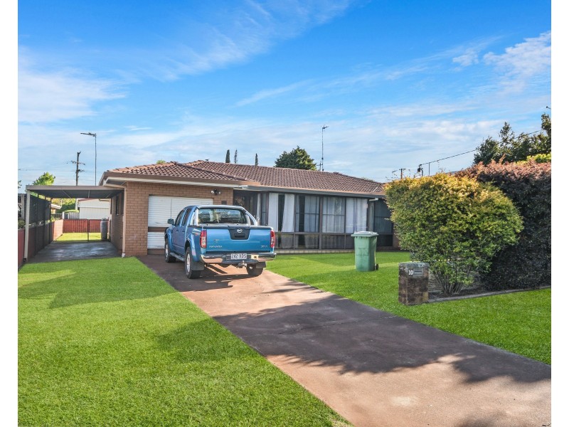 10 Hazel Street, Centenary Heights QLD 4350