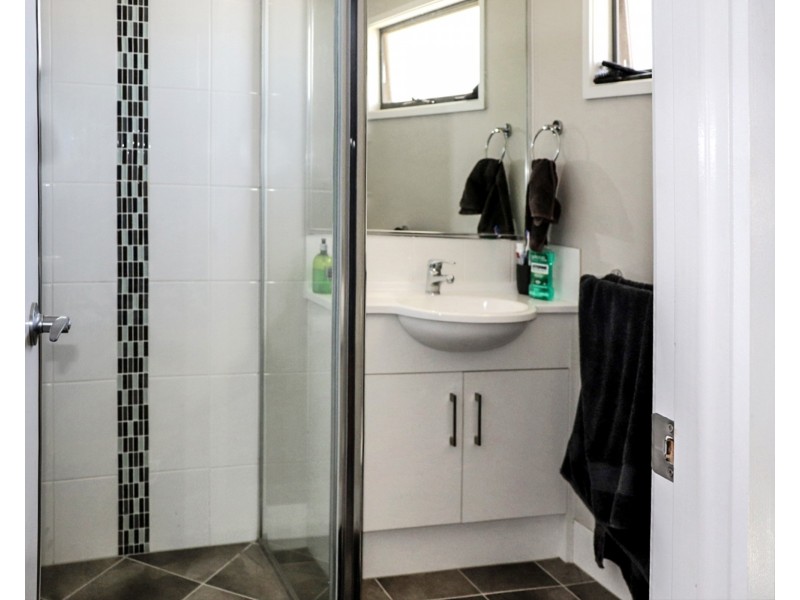 Unit 1/8 Carlin Street, Glenvale QLD 4350