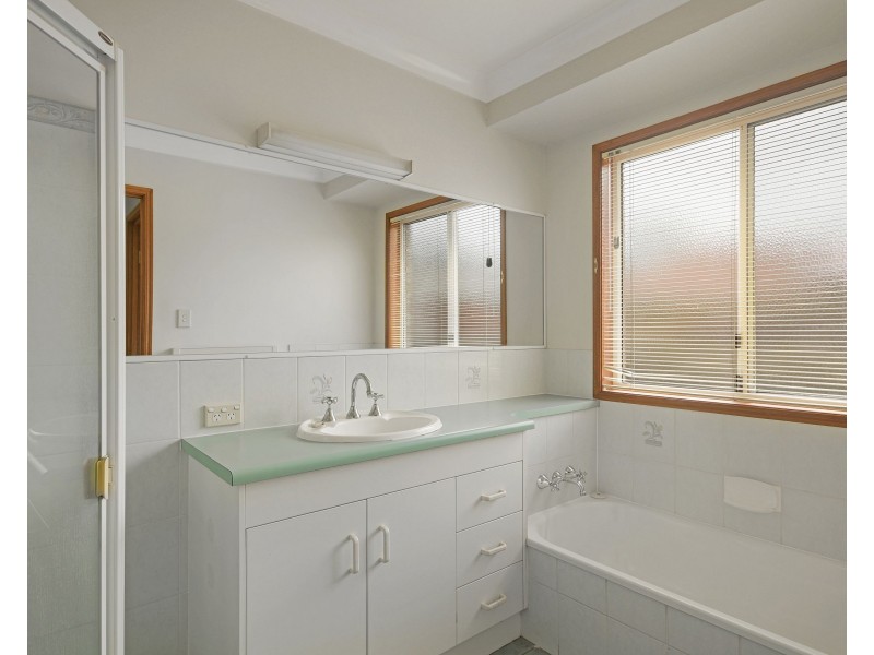 13 Elvery Court, Middle Ridge QLD 4350