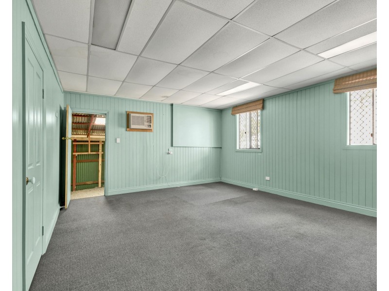 Shop 2/243 Bridge Street, Newtown QLD 4350