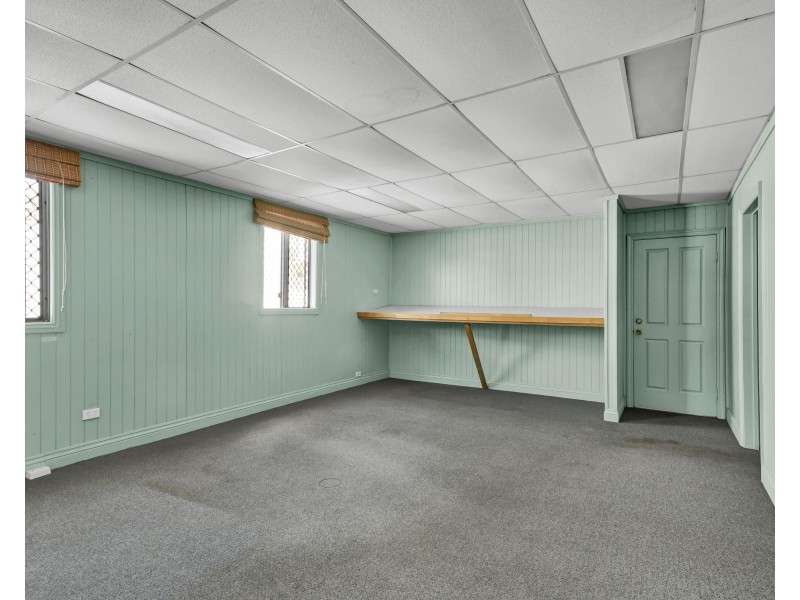 Shop 2/243 Bridge Street, Newtown QLD 4350