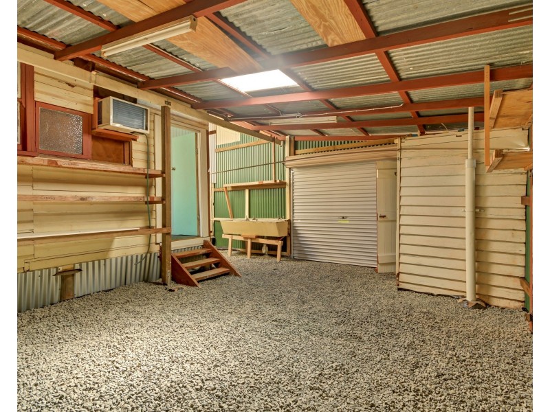 Shop 2/243 Bridge Street, Newtown QLD 4350