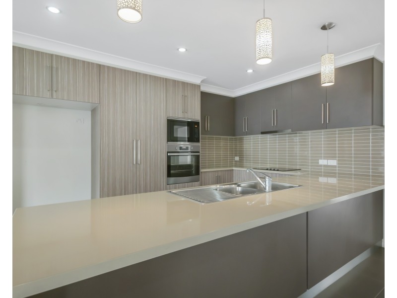 7 Saba Court, Middle Ridge QLD 4350