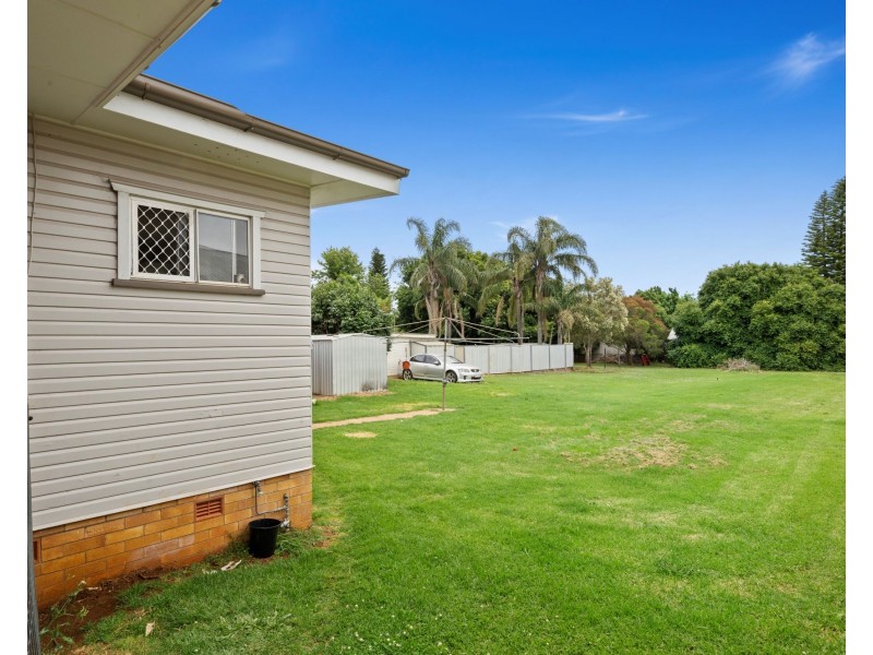 55 Buckland Street, Harristown QLD 4350