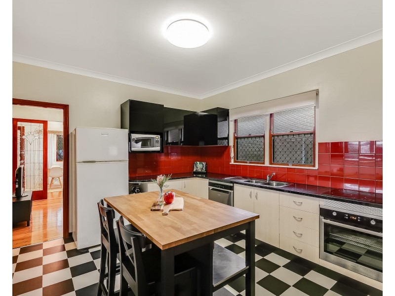5 Rhyde Street, Mount Lofty QLD 4350