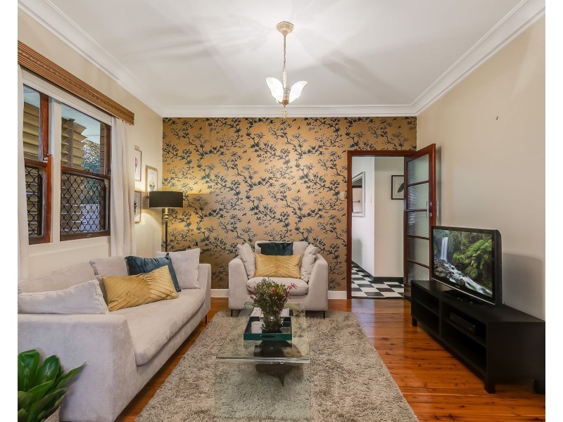 5 Rhyde Street, Mount Lofty QLD 4350