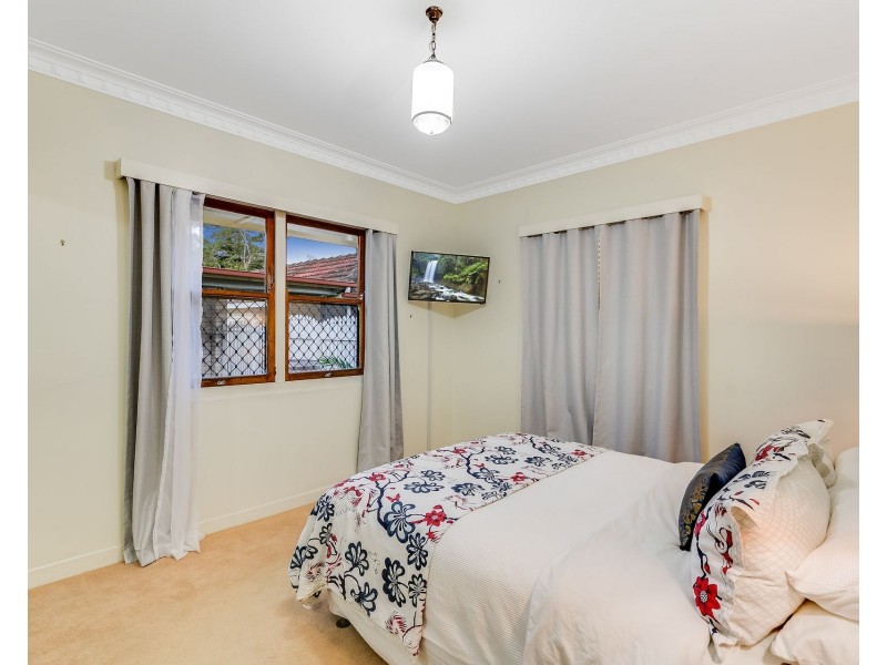 5 Rhyde Street, Mount Lofty QLD 4350