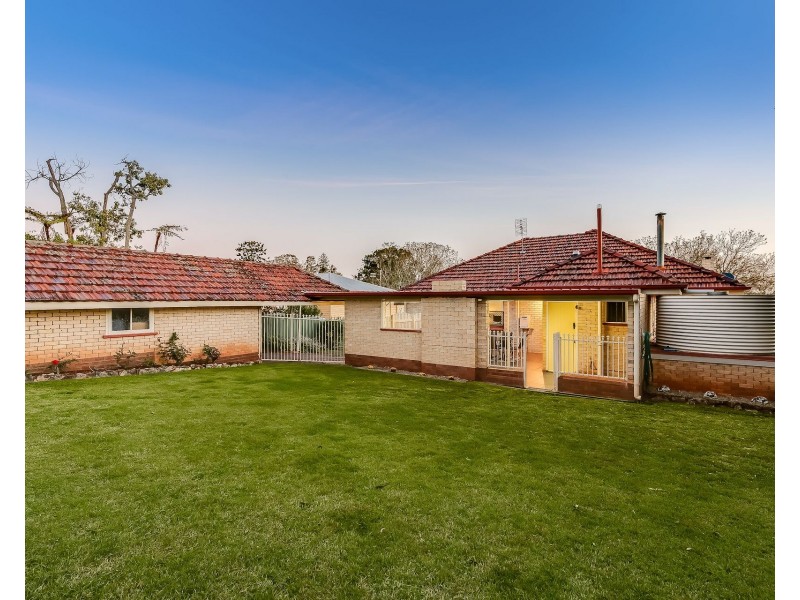 5 Rhyde Street, Mount Lofty QLD 4350