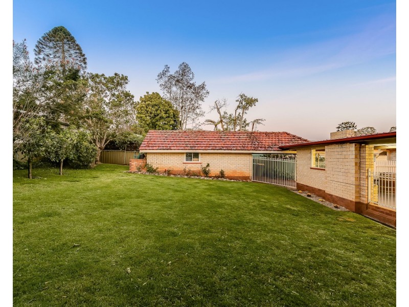 5 Rhyde Street, Mount Lofty QLD 4350