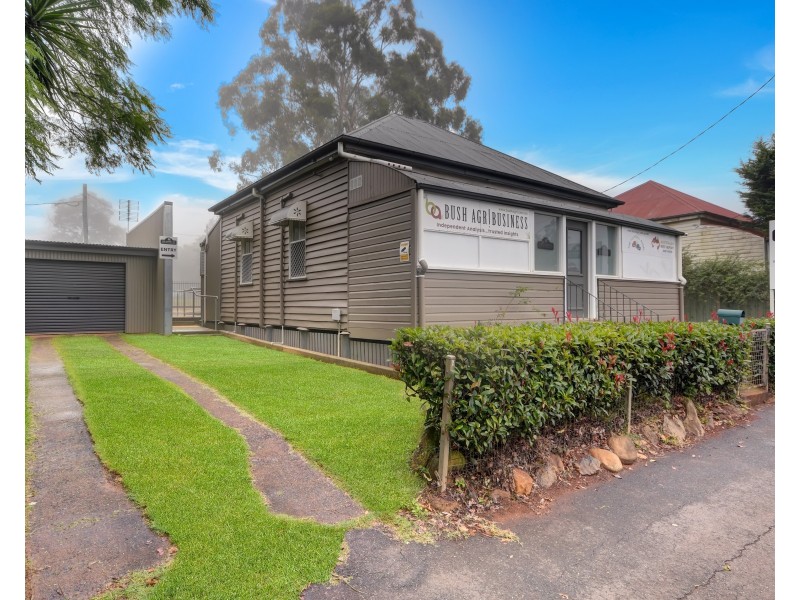 Suite 4/120 James Street, South Toowoomba QLD 4350