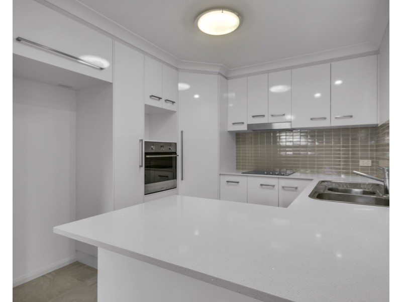Unit 4/397 Stenner Street, Kearneys Spring QLD 4350