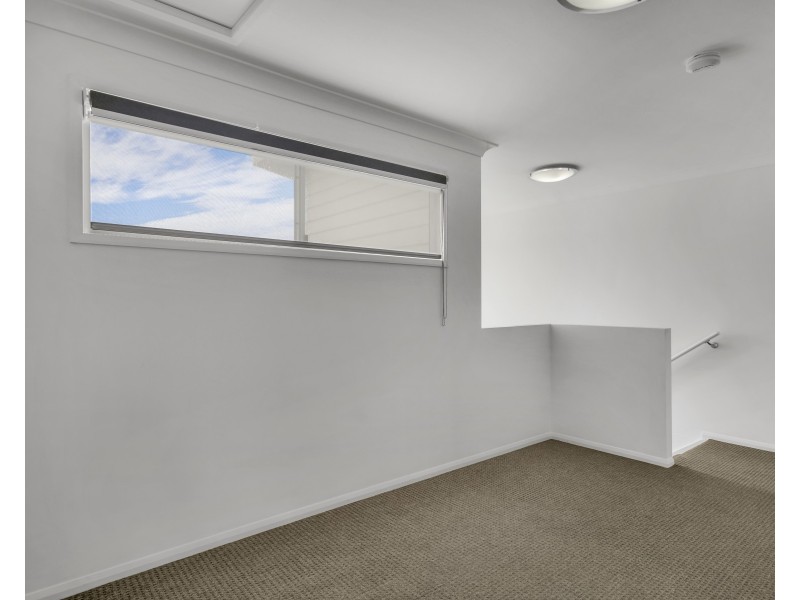 Unit 4/397 Stenner Street, Kearneys Spring QLD 4350