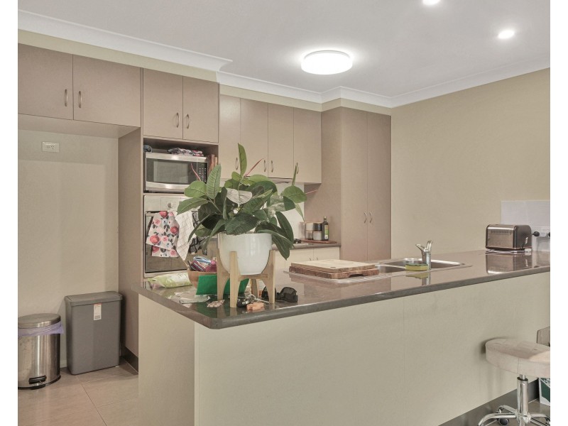 4 Graves Drive, Kearneys Spring QLD 4350