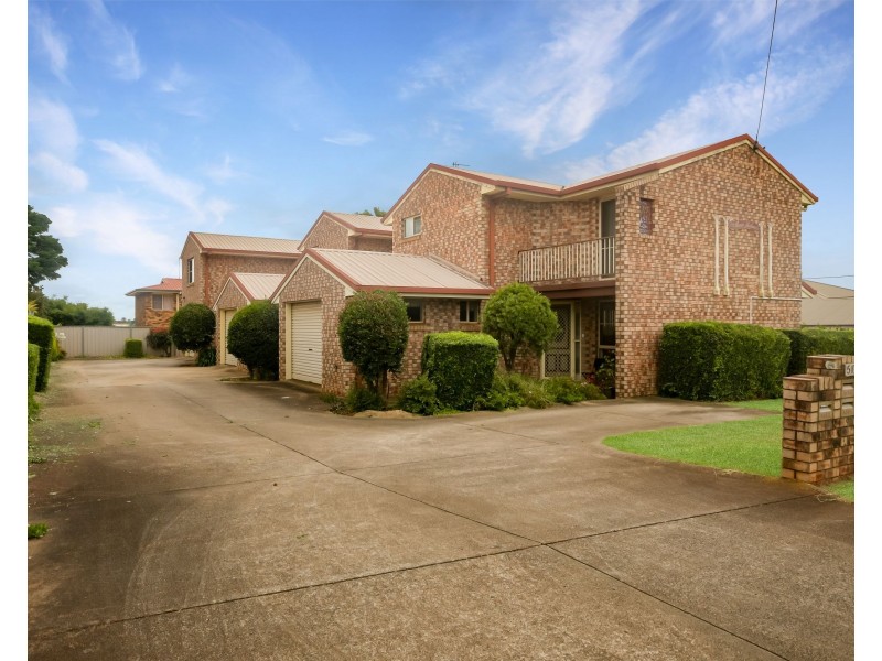 Unit 2/517 Hume Street, North Toowoomba QLD 4350