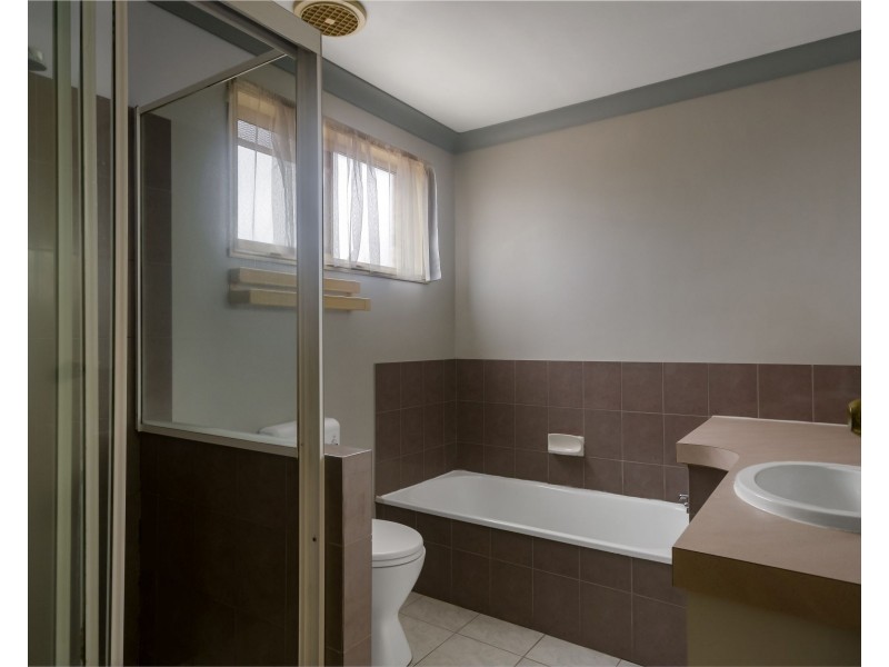 Unit 2/517 Hume Street, North Toowoomba QLD 4350