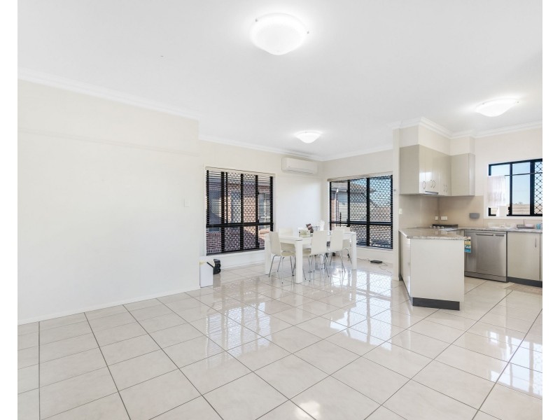 Unit 4/3 Luke Street, Kearneys Spring QLD 4350