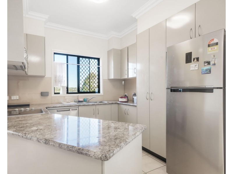 Unit 4/3 Luke Street, Kearneys Spring QLD 4350