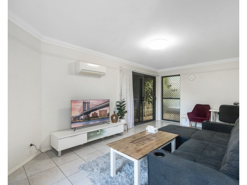 Unit 4/3 Luke Street, Kearneys Spring QLD 4350