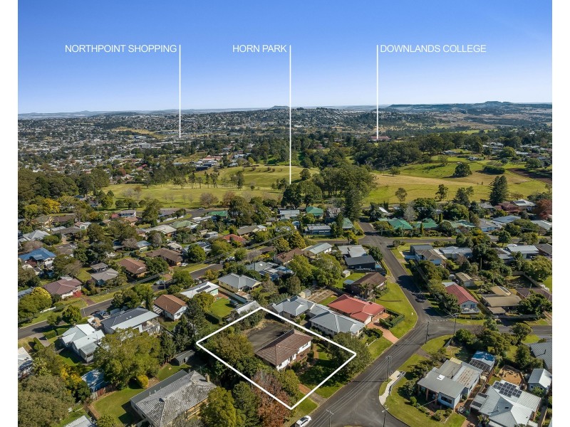 16 Ross Street, Mount Lofty QLD 4350