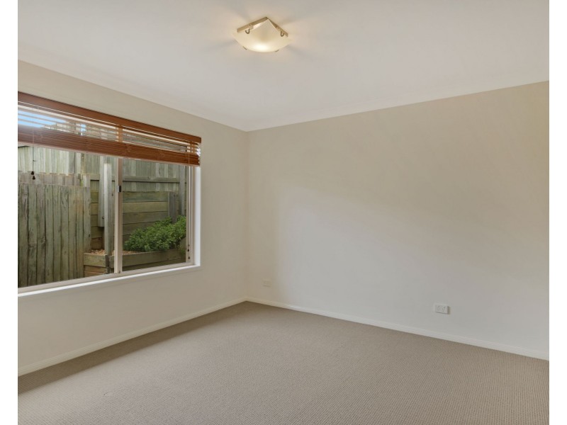 Unit 1/14 Mason Court, Kearneys Spring QLD 4350
