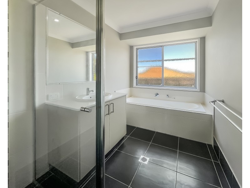 Unit 1/28 Alpine Court, Cranley QLD 4350