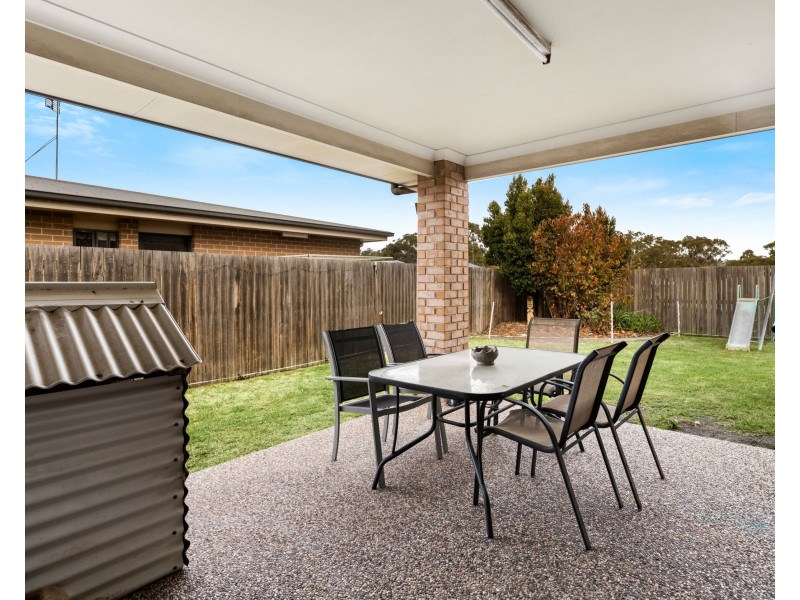 8 Kurrawa Crescent, Glenvale QLD 4350